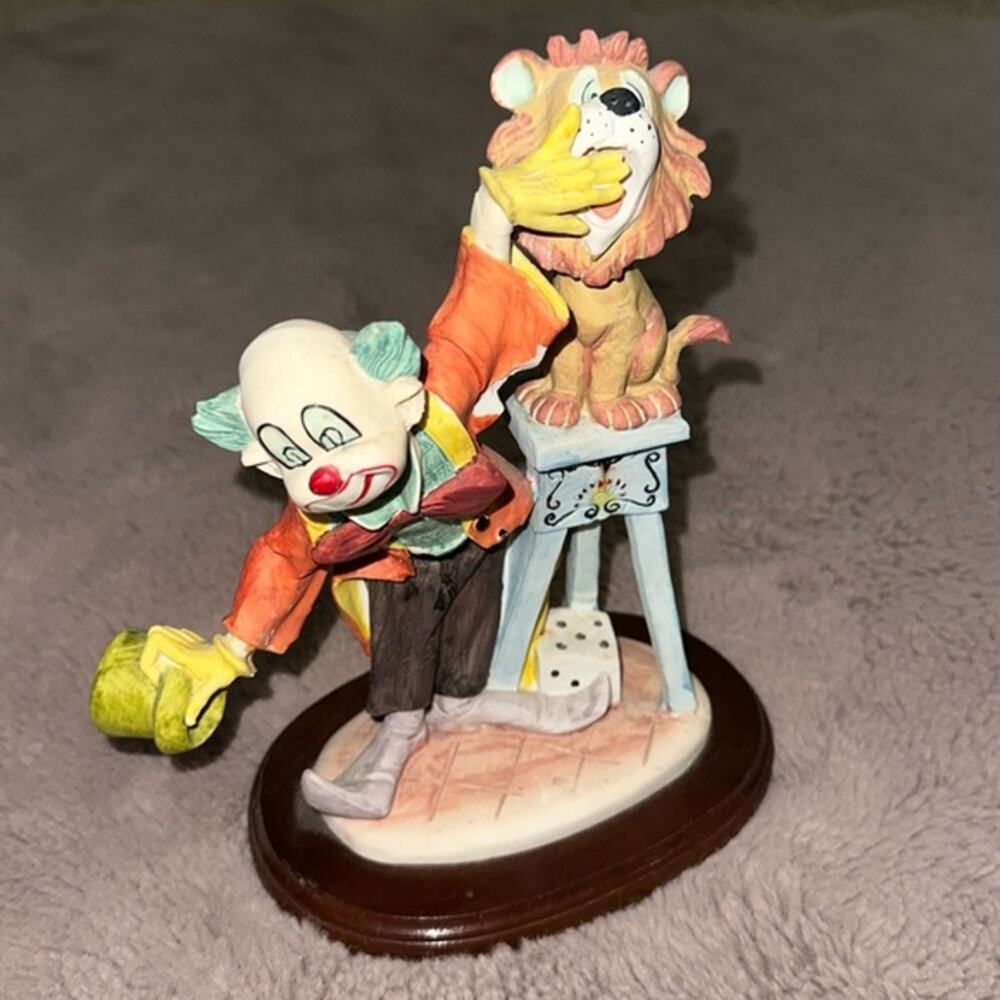 Collectible 1988 Clown "Pucci" Lion Tammer Figurine by Davar Originals - Signed